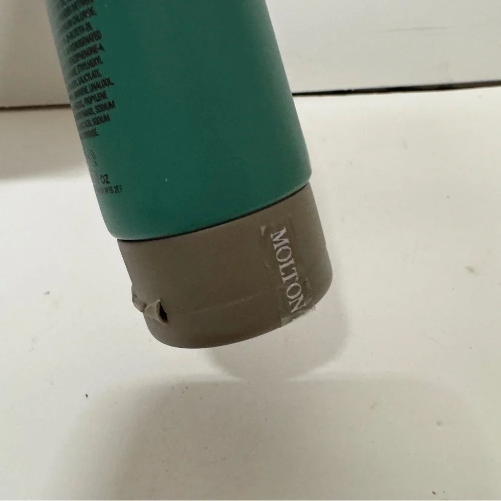 Molton Brown Seabourn Collection Inspiring Basil & Vetiver Shampoo 80ML